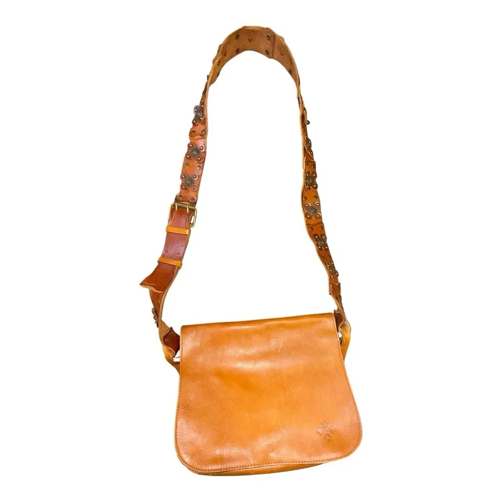 Patricia Nash Brown Leather Saddle Bag Crossbody Floral Appliqué Strap Vintage